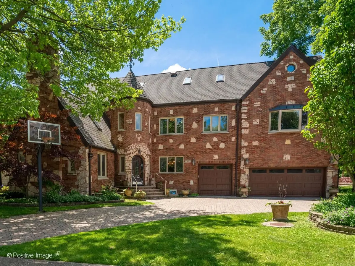 6738 N Sauganash Avenue, Lincolnwood, IL 60712 - #1