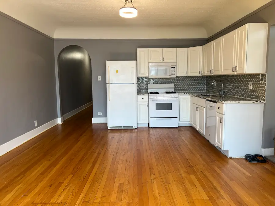 6926 S Paxton Avenue #2S, Chicago, IL 60649 - #3