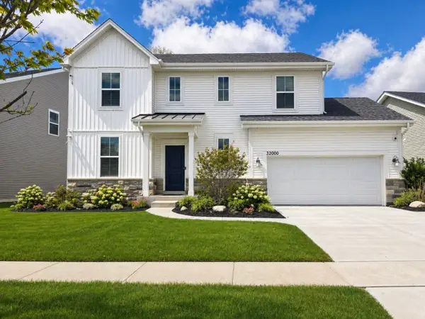 32000 Savannah Drive, Lakemoor, IL 60051