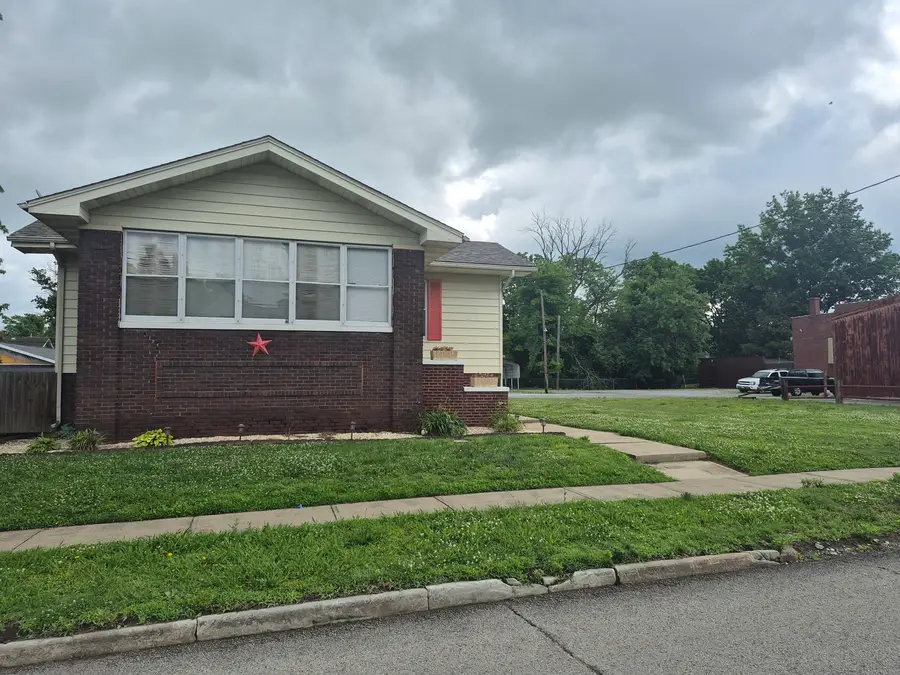 502 N Jackson Street, Harrisburg, IL 62946 - #2