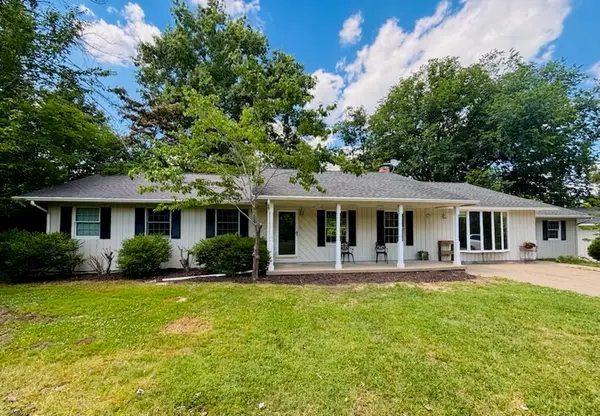 137 Peachtree Lane, Carbondale, IL 62902