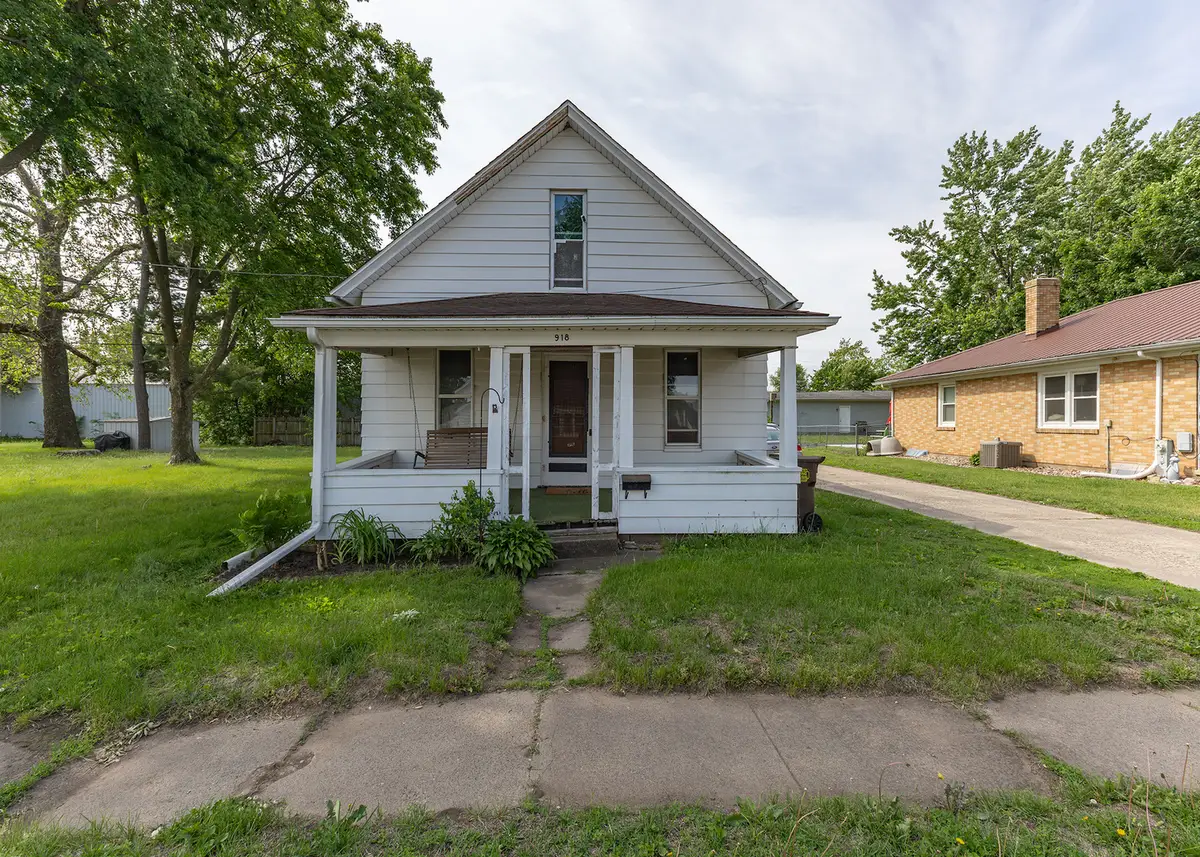 918 16th Avenue, Fulton, IL 61252 - #1