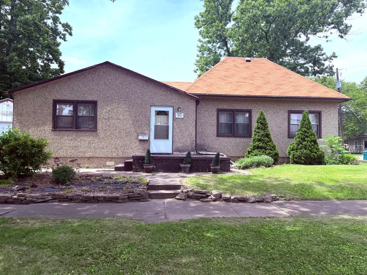 912 N Monroe Street, Streator, IL 61364 - #1