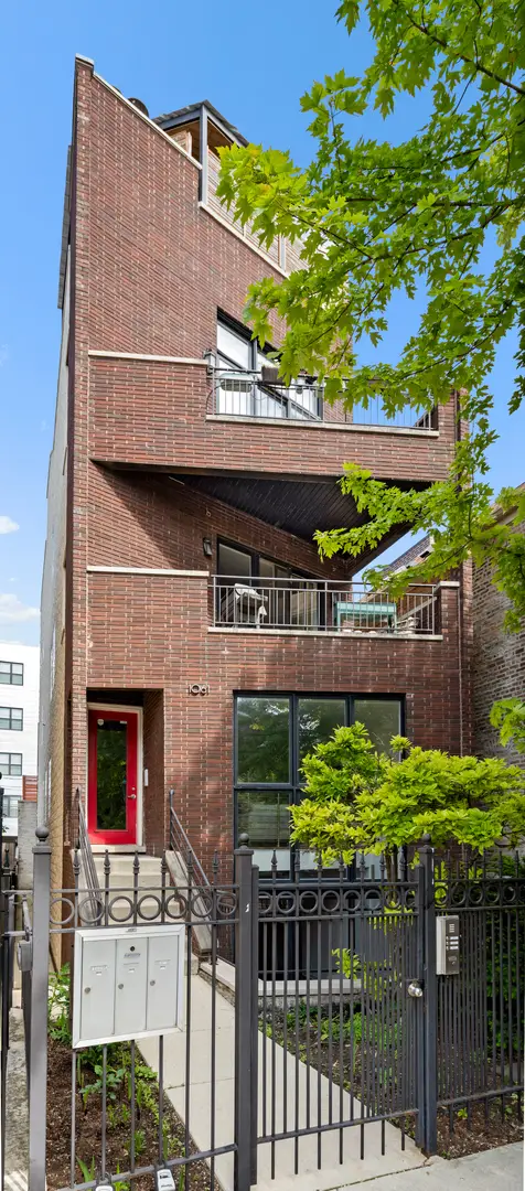1061 N Marshfield Avenue #1, Chicago, IL 60622