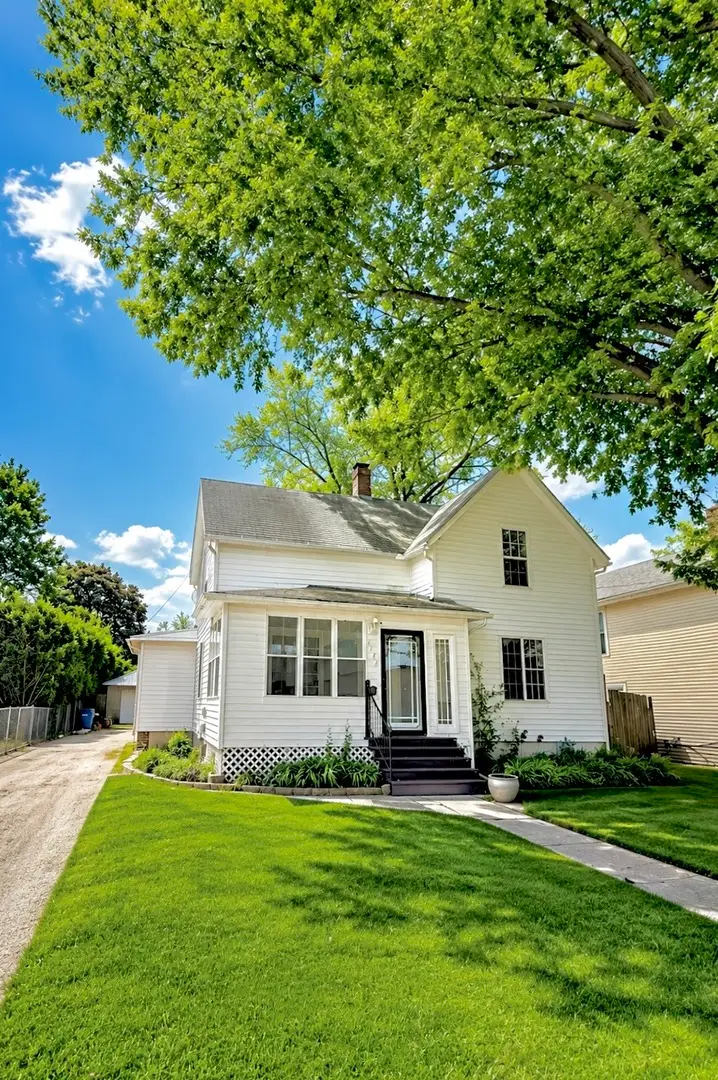1132 E Locust Street, Dekalb, IL 60115 - #1