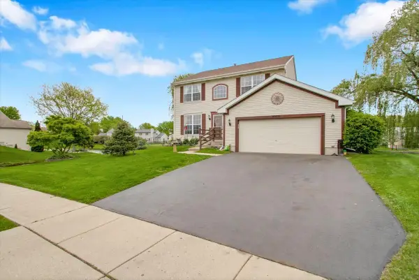 4003 Boone Creek Circle, McHenry, IL 60050