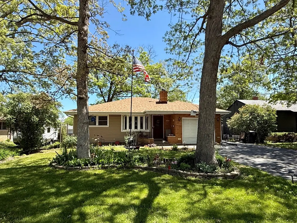 707 Kirkwood Avenue, Winthrop Harbor, IL 60096 - #1