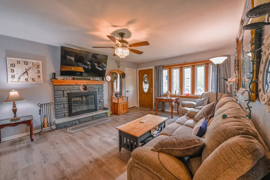 707 Kirkwood Avenue, Winthrop Harbor, IL 60096 - #3