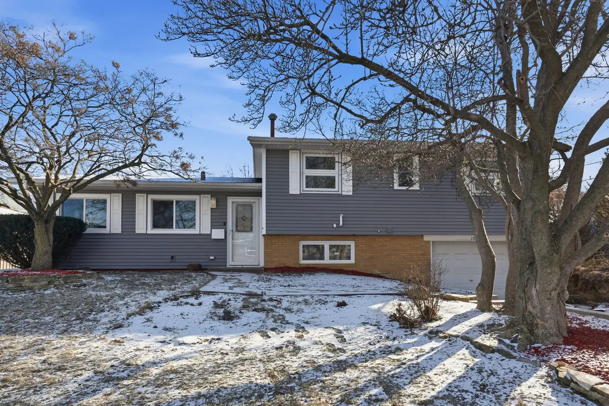 1519 Parklane Drive, Bettendorf, IA 52722 - #1