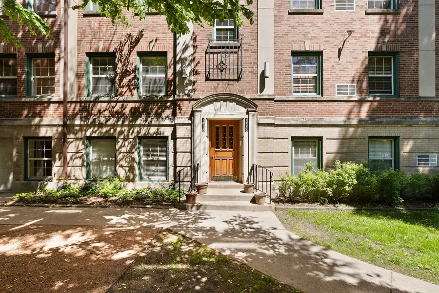 1810 W Chase Avenue #1, Chicago, IL 60626 - #3