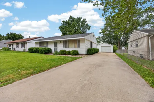 1218 Mt Vernon Drive, Bloomington, IL 61704