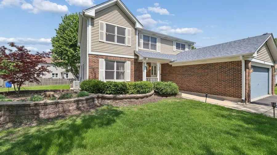 6 Boulder Ridge Court, Bolingbrook, IL 60490 - #2