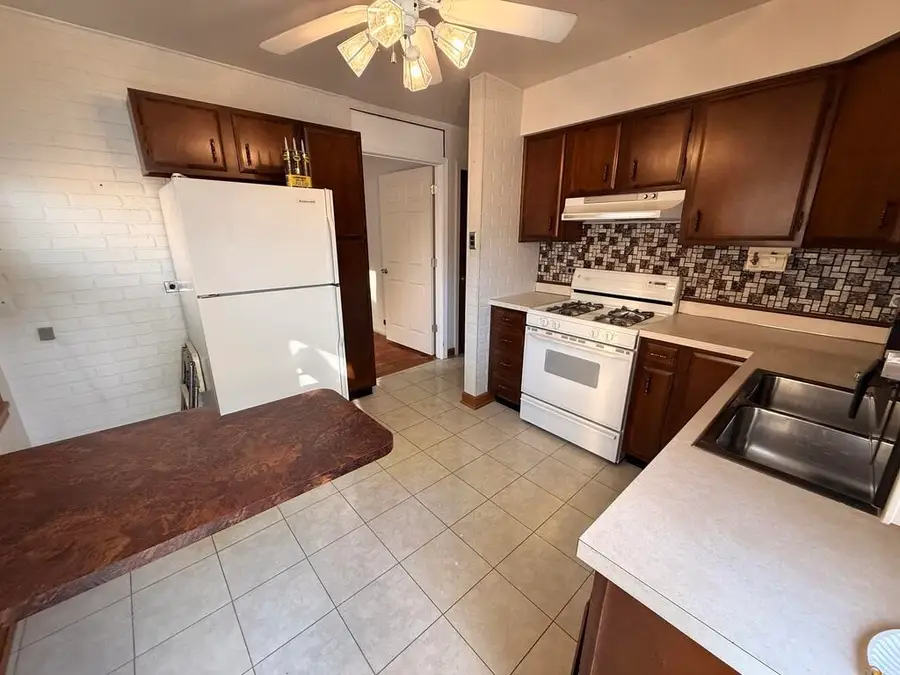 256 E 143rd Street, Dolton, IL 60419 - #2