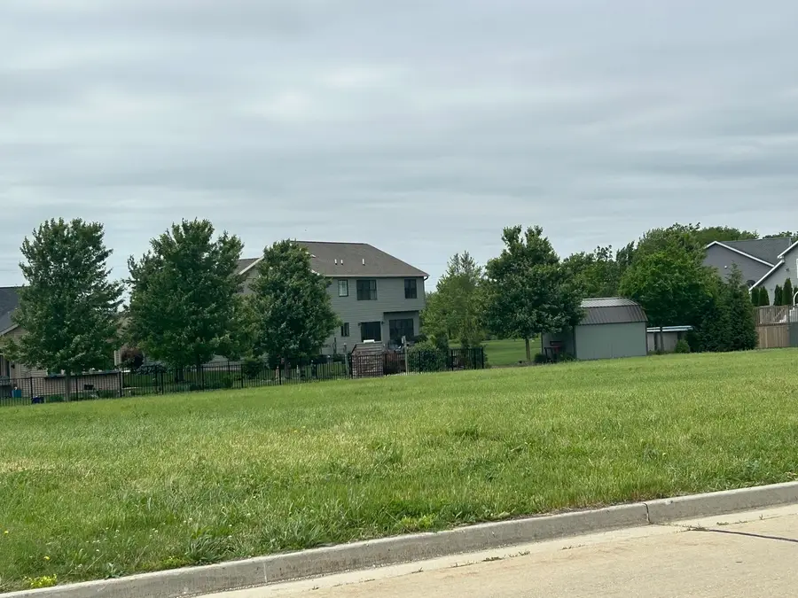 106 Blue Bird Court, Hudson, IL 61748 - #3