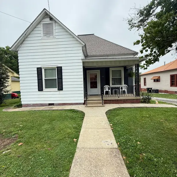 410 E Locust Street, Harrisburg, IL 62946