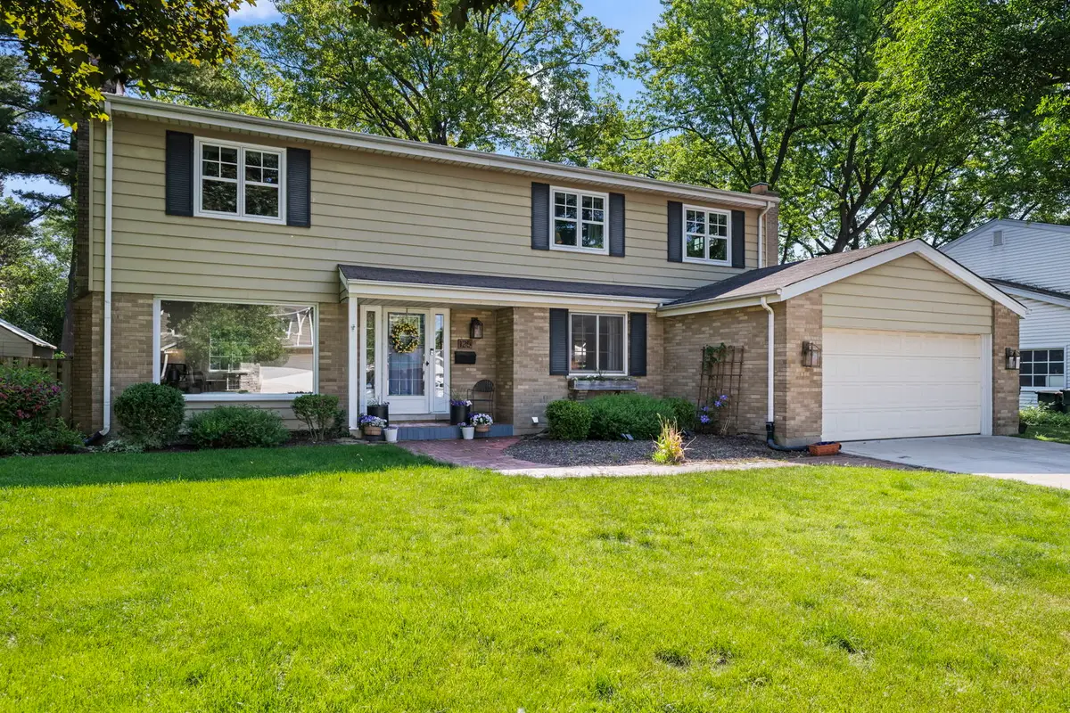 125 N Gibbons Avenue, Arlington Heights, IL 60004 - #1