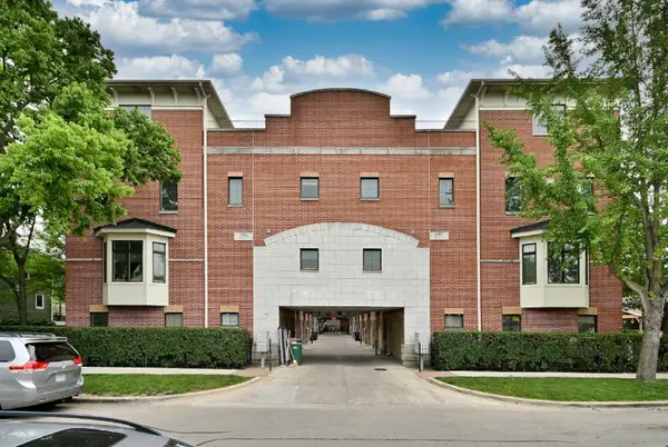 1192 S Clarence Avenue #3, Oak Park, IL 60304
