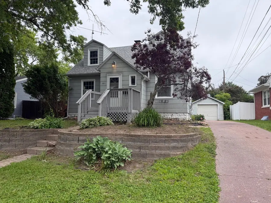 2811 25th Avenue, Rock Island, IL 61201 - #2