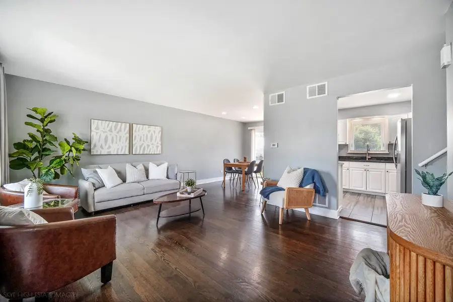 10403 Barnard Drive, Chicago Ridge, IL 60415 - #3
