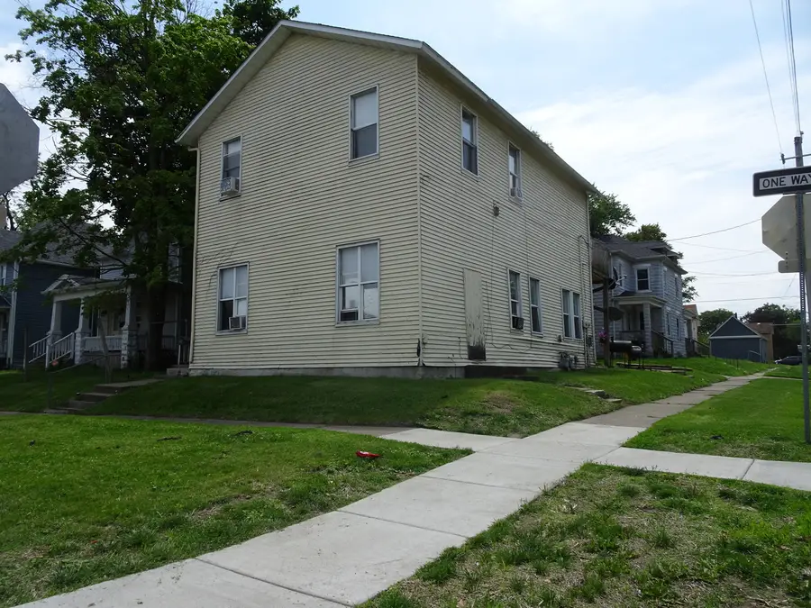 827-829 W 15th Street, Davenport, IA 52804 - #2