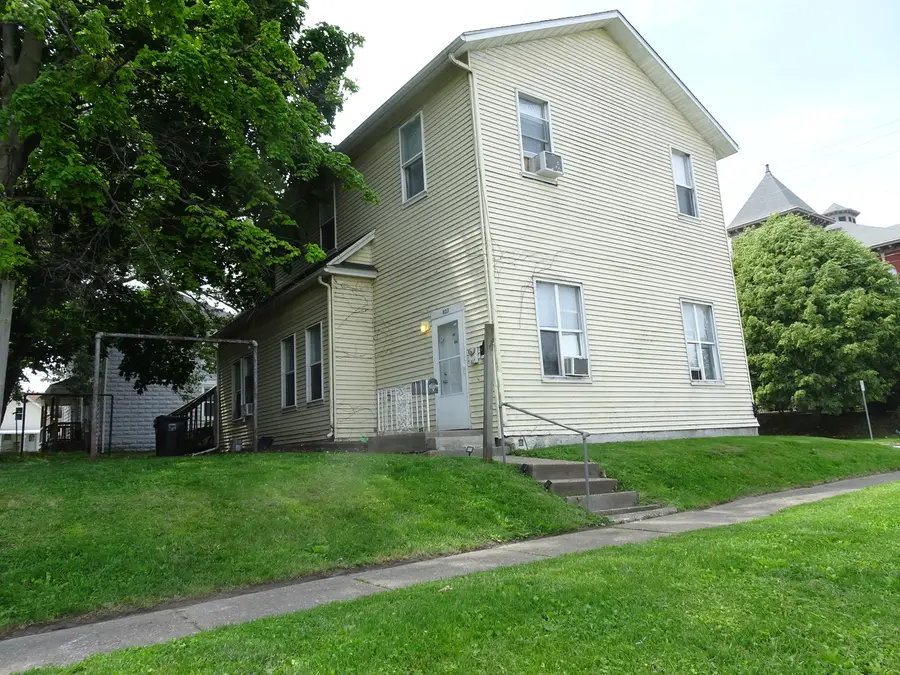 827-829 W 15th Street, Davenport, IA 52804 - #3