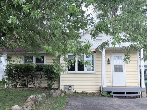 1431 Woodbine Drive, Round Lake Beach, IL 60073