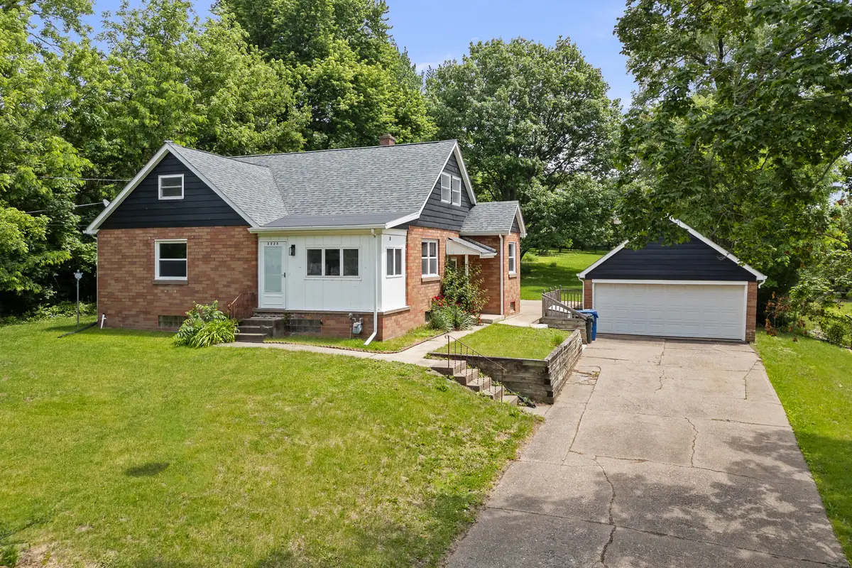 3525 Fair Avenue, Davenport, IA 52806 - #1