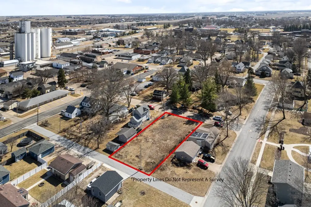 314 W Franklin Street, Eldridge, IA 52748 - #1