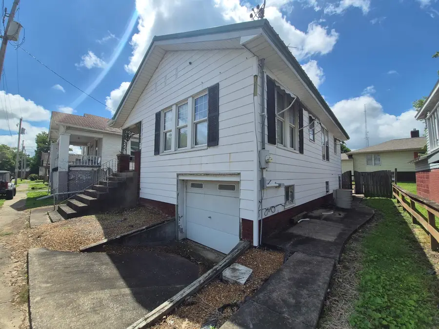 27 Baker Street, Harrisburg, IL 62946 - #2
