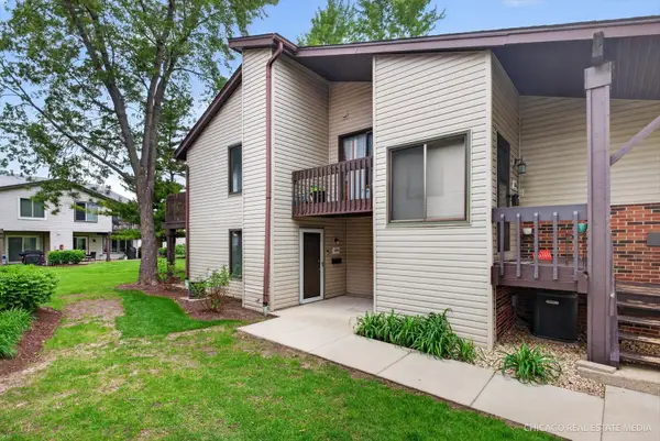 1326 Kingsbury Drive #6, Hanover Park, IL 60133