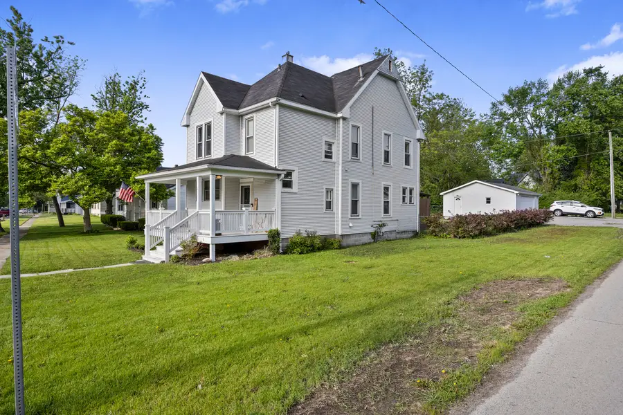211 N Maple Street, Grant Park, IL 60940 - #3