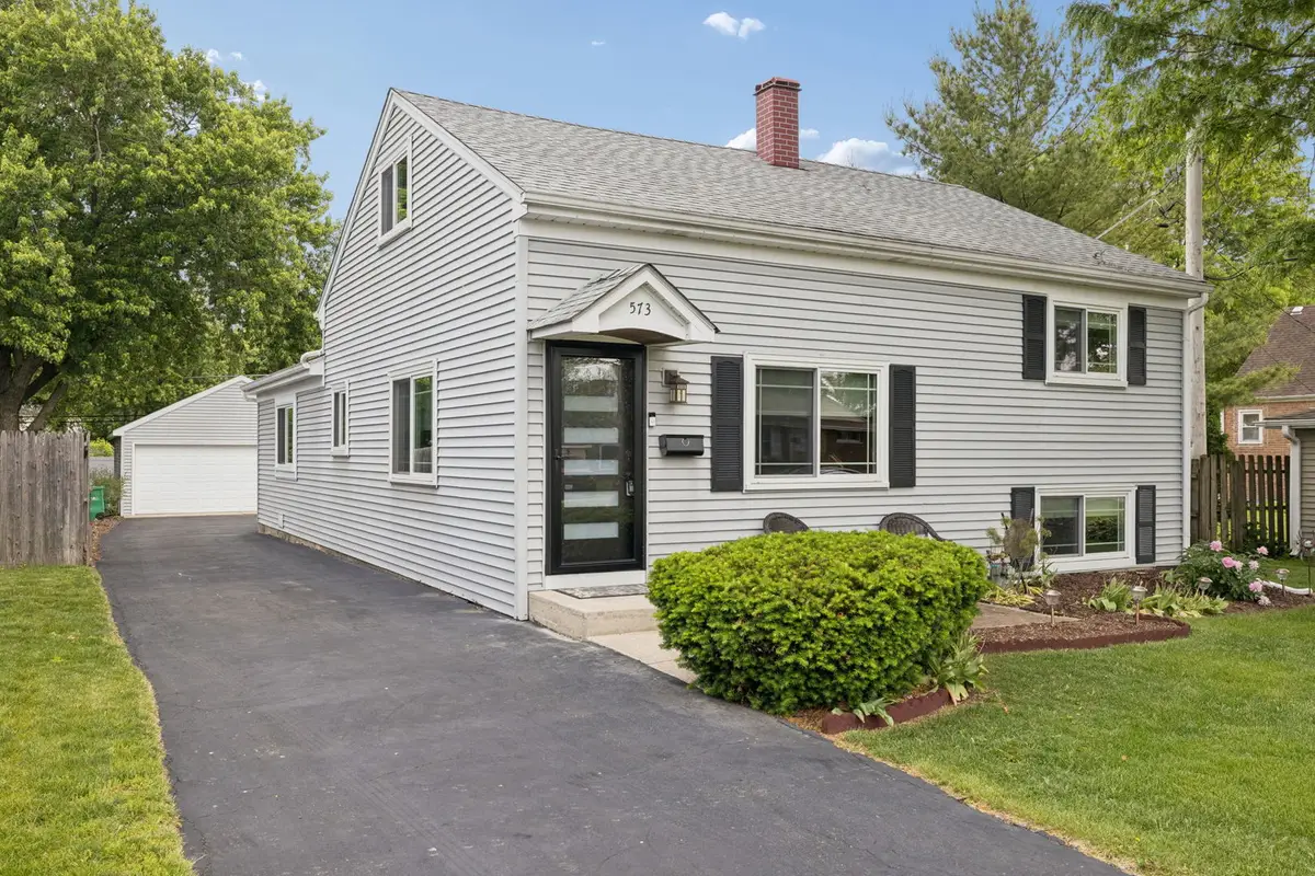 573 S Chase Avenue, Lombard, IL 60148 - #1
