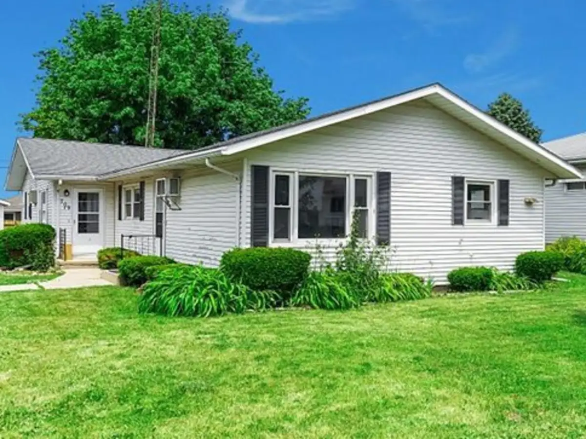 709 W Mckinley Street, Harvard, IL 60033 - #1