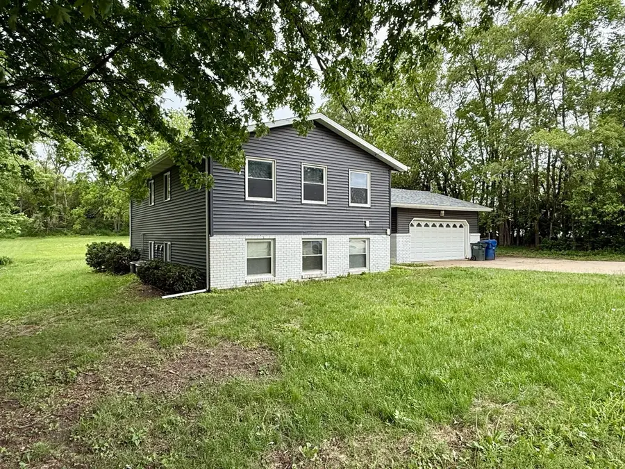2336 W 49th Street, Davenport, IA 52806 - #2