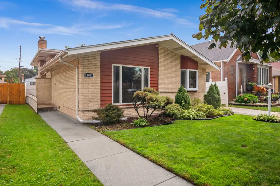 13041 S Muskegon Avenue, Chicago, IL 60633 - #2