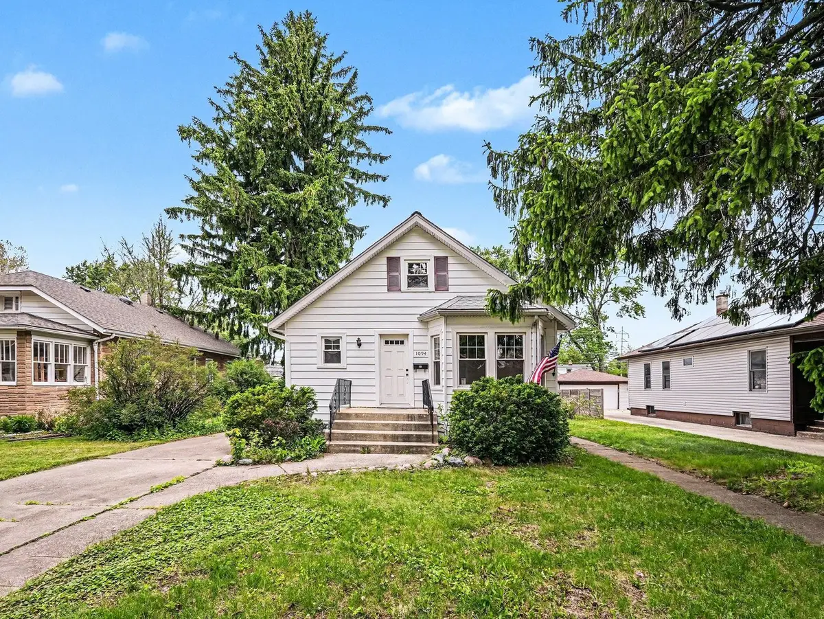 1094 Walter Avenue, Des Plaines, IL 60016 - #1