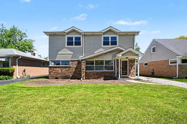 8243 N Ozanam Avenue, Niles, IL 60714