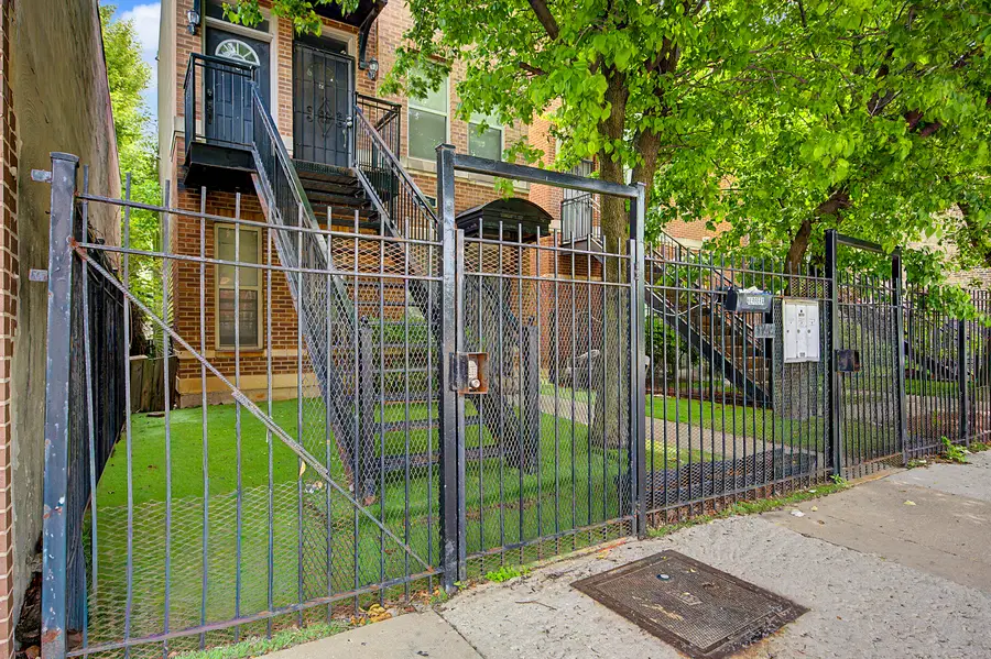 915 S Kedzie Avenue, Chicago, IL 60612 - #3