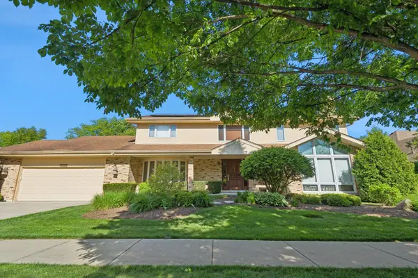 2445 Vicki Lane, Northbrook, IL 60062