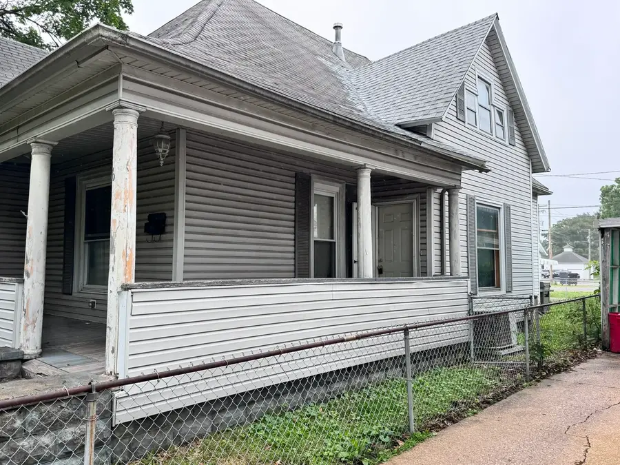 620 E Noleman Street, Centralia, IL 62801 - #2