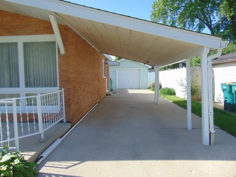 2202 Saint Francis Avenue, Joliet, IL 60436 - #2