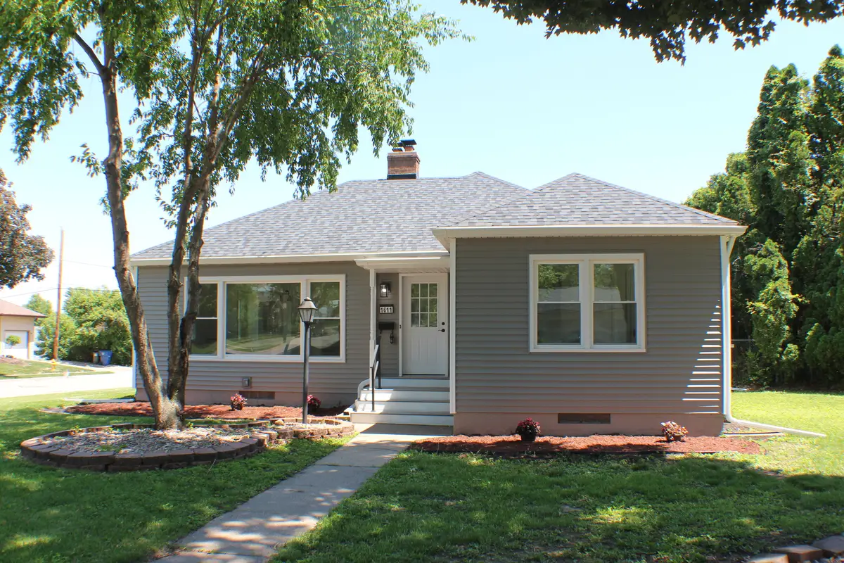 1611 Coffelt Avenue, Davenport, IA 52803 - #1