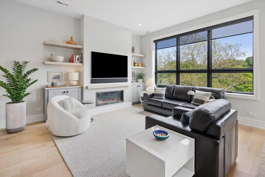 4020 N California Avenue #3, Chicago, IL 60618 - #3