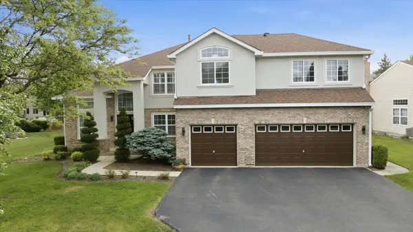 2210 Fieldcrest Drive, Mundelein, IL 60060