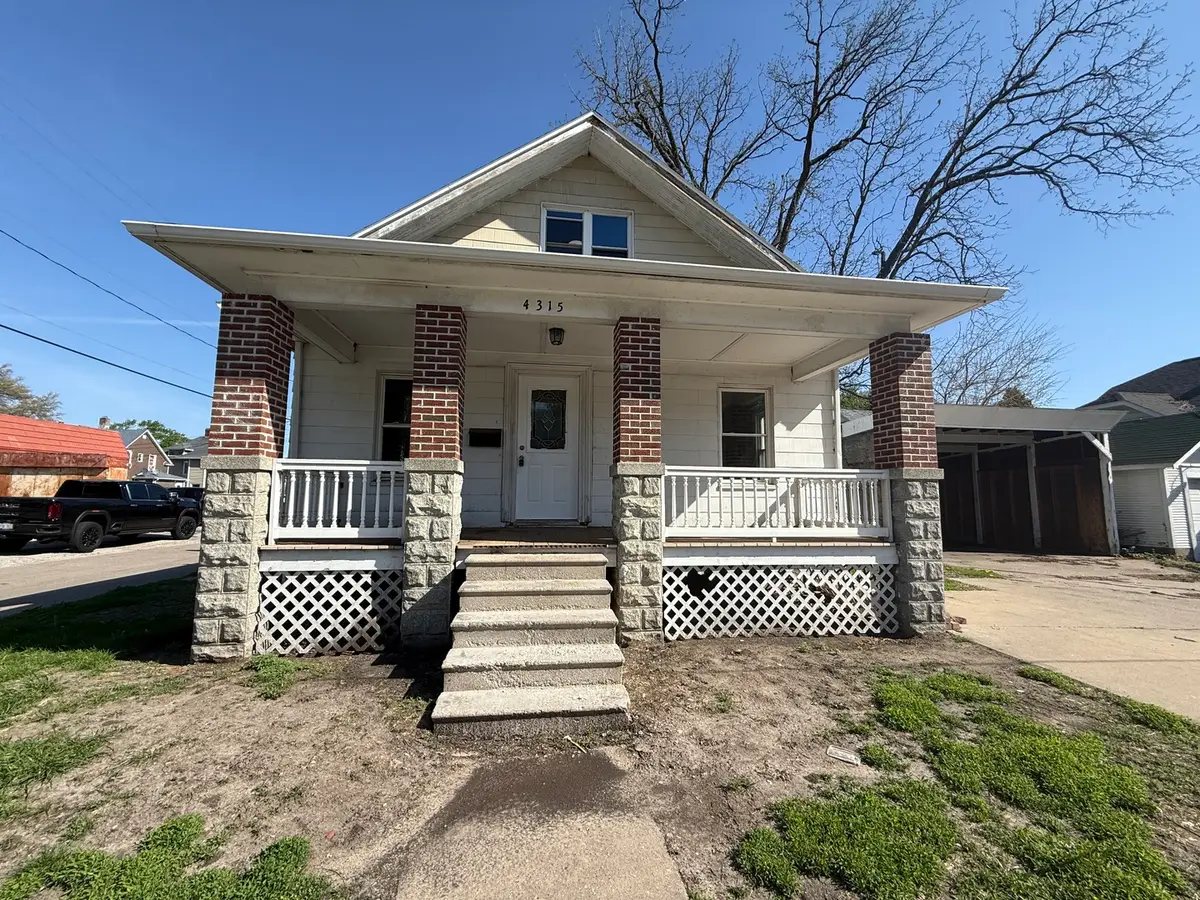 4315 4th Avenue, Moline, IL 61265 - #1
