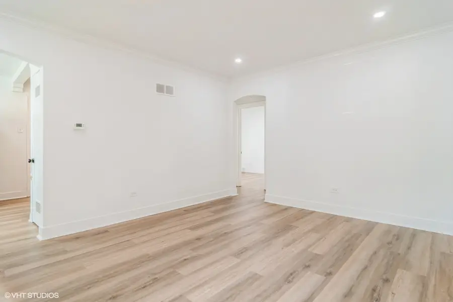 5809 N Rogers Avenue, Chicago, IL 60646 - #3