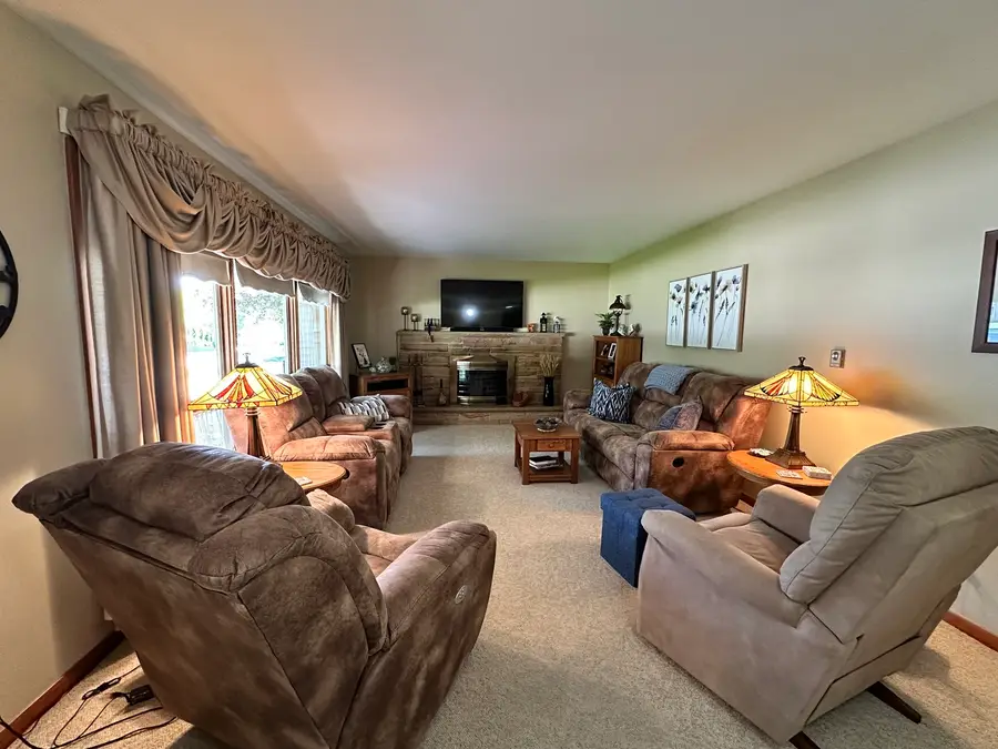 802 Glenwood Drive, Morrison, IL 61270 - #2