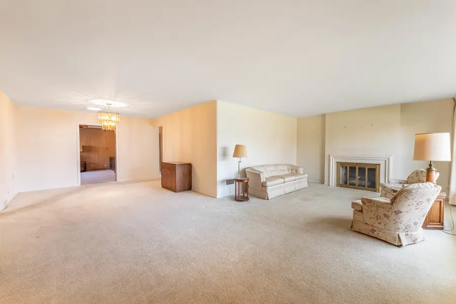 3835 W Jarlath Street, Lincolnwood, IL 60712 - #2
