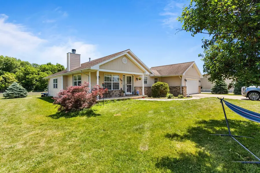 309 S High Street, Fairmount, IL 61841 - #3