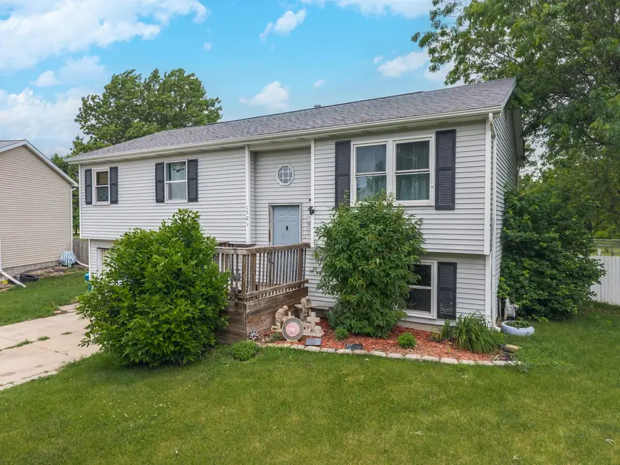 1301 W Indian Drive, Pontiac, IL 61764 - #2
